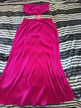 Women’s Fuchsia Pleated Midi Skirt